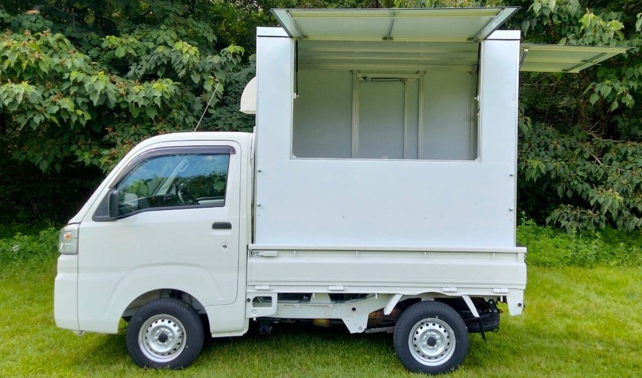 軽トラ用キャンピングシェル「トラベルハウス」を製造・販売する自遊空間がキッチンカーシェル「TwinX」2タイプを発売