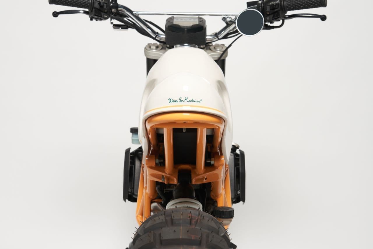デウス エクス マキナ 浅草が2012年式KTM DUKE200ベースのカスタムバイク「Beluga XM（ベルーガ XM）」を販売