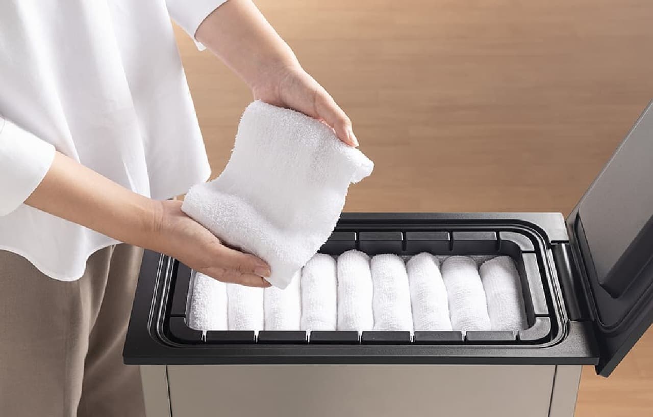 「冷やすゴミ箱 CLEAN BOX」おむつや生ごみ、ペットシーツの臭いを冷やして抑える