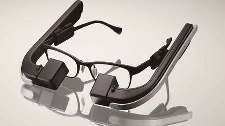 「メガネを超えるメガネ」―ウエラブル端末「b.g.」、メガネスーパーが開発