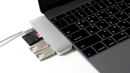 薄くて軽いMacbook用USBハブ「USB Type-C 5-in-1 Hub」