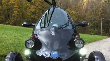 ガルウィングの3輪車！－ポーランドの電気自動車「SAM」が米国進出