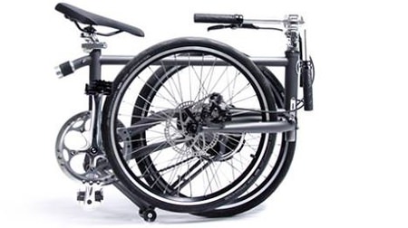 ほぼタイヤサイズに折り畳める電動アシスト自転車「VELLO BIKE+」登場！…充電不要で利用できる！