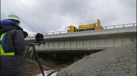 「橋のたわみ」「トンネルのゆがみ」、デジカメで撮るだけで測定―産総研が新技術