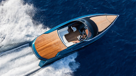 英高級車アストン・マーティン―最新モデルは、なんと炭素繊維の「ボート」