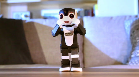 ロボットケータイ「ロボホン」が恋ダンス―シャープが期間限定でネット公開