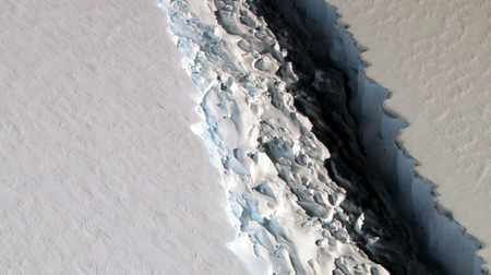 南極に亀裂、マンハッタン島の100倍ある氷塊が分離か―海面上昇の恐れも