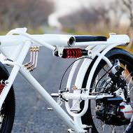 ホンダのエンジンを積んだバイク型防犯カメラ…カスタムバイクデザイナーの永田力氏が制作