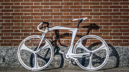 重さわずか2.7キロの自転車フレーム、CAMARDの「LZR」…秘密は“フィン”