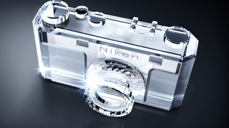 美しい―ニコンの初代カメラ「ニコンI型」をクリスタルガラスで再現