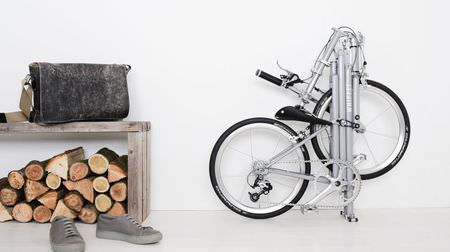 幅19センチの折り畳み自転車「Whippet」…部屋に飾りたい薄型デザイン