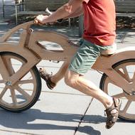 自転車誕生200年を、電動アシスト足蹴り自転車「Draisine 200.0（ドライジーネ200.0）」で祝う