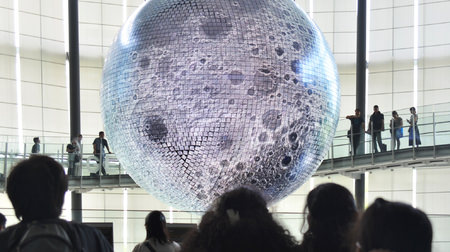 月の裏側まで見える「お月見」！―最新の月面データで再現した3D満月、未来館で展示