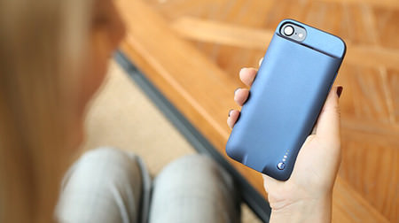 ユニバーサルリモコン付きのiPhoneケース「Pi Case」－ これは旅行に便利！