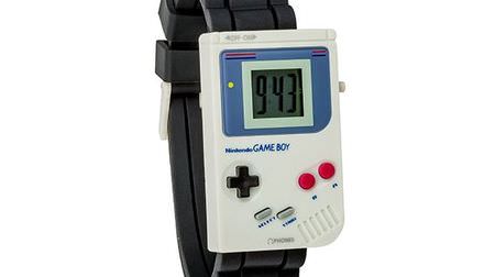 これが本当の“ゲームウォッチ”？－任天堂ゲームボーイをモチーフにした腕時計「Nintendo Game Boy Classic LCD Watch」