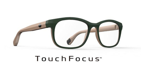 ワンタッチで遠近のフォーカスを切り替えるメガネ「TouchFocus（タッチフォーカス）」