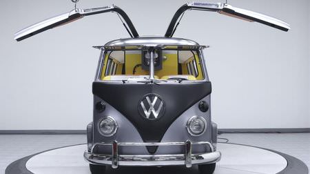 ガルウィングに改造されたフォルクスワーゲンバス「1967 Volkswagen Bus」、約1,000万円で販売中です