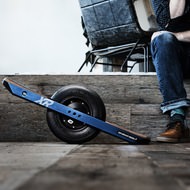セグウェイみたいな電動スケートボードに最新モデル「ONEWHEEL+ XR」、CES 2018に登場