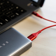 「断線しない」Micro-USBケーブル「BRYDGE Micro-USB Cable」―アラミド繊維を採用