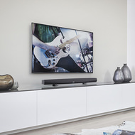 薄型テレビの貧弱な音響を補う「HEOS HomeCinema」―サウンドバー＆サブウーハー