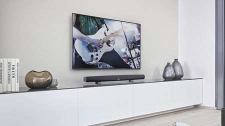 薄型テレビの貧弱な音響を補う「HEOS HomeCinema」―サウンドバー＆サブウーハー
