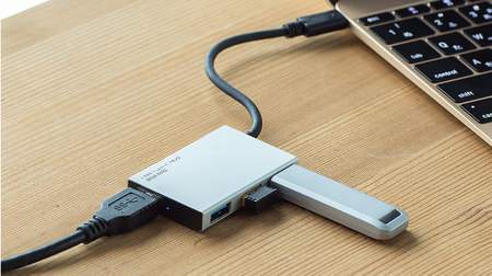 ICカードより小さなUSBハブ「USB-3TCH9S」―Type-C対応でMacBook向き