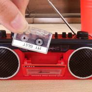 小さいけど、テープに録音できる本物のラジカセ「昭和ミニラジカセ」2月28日発売－AM・FMのラジオも聞けます