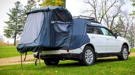 SUVやミニバンをキャンピングカーに！ － テールゲートを利用する超お手軽テント「POST UP」