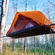 ソロキャンパーは空中に眠る！ハンモックみたいなテント「AERIAL A1」…安定の秘密は4本アーム