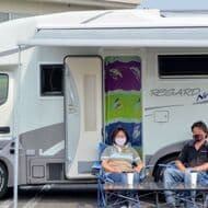 かんぽの宿駐車場にキャンピングカーで宿泊できる「くるまパーク」 5月10日に焼津・彦根・赤穂で開業