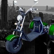普通自動車免許で公道を走れる電動バイク「ブレイズEVトライク」に特別カラー「LIMITED EDITION -ディープグリーン-」
