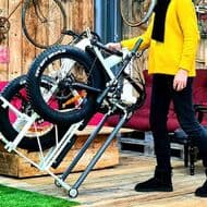 “荷物を運べる 荷物として運ばれる自転車” Calendar Bikesのカーゴバイク「Longtail Max」
