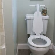 トイレの床掃除が楽になるかも？ ― 座って用を足すのが嫌な男性の味方「トゥルー トイレット」