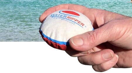水切り専用にデザインされた「ウォーターリッパー」日本上陸 当たっても痛くないから“水切りキャッチボール”ができる