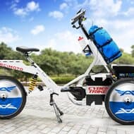 ペダルを漕いで発電して走るフロント2輪の電動バイク「Mean Lean Machine」 Arcimotoが最新プロトタイプを発表