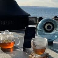 海を感じさせるレトロデザインのスピーカー 漁業用のガラス製浮き玉を活用した「Seaball」 