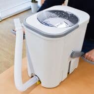 人力洗濯機「ぐるぐるぶんまわ槽mini」サンコーから － 全手動で洗うコンパクトなドラム式洗濯機
