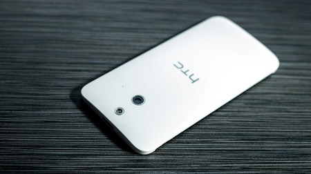 HTC、プラスチックボディのスマートフォン「HTC One（E8）」正式発表