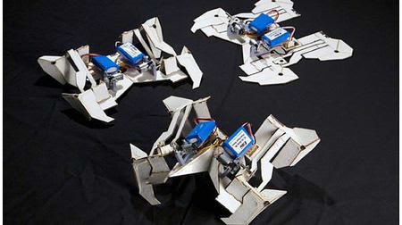 折り紙を応用！自分で組みあがり走り出すロボット、ハーバードから