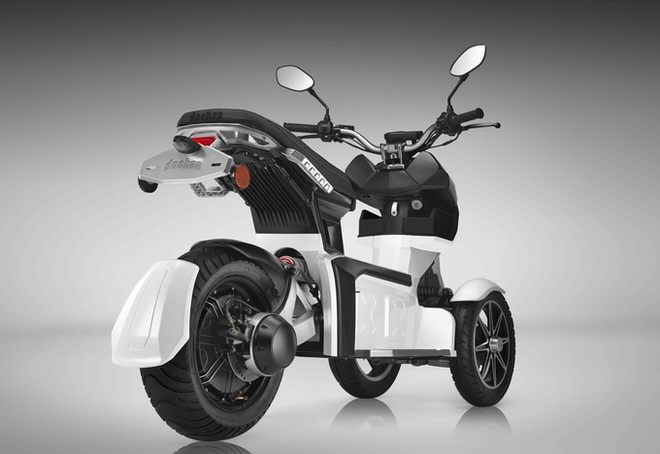 ヤマハ「TRICITY」みたいな電動バイク「iTank」…3輪なのに、車体を傾けて曲がれる (画像 4／5